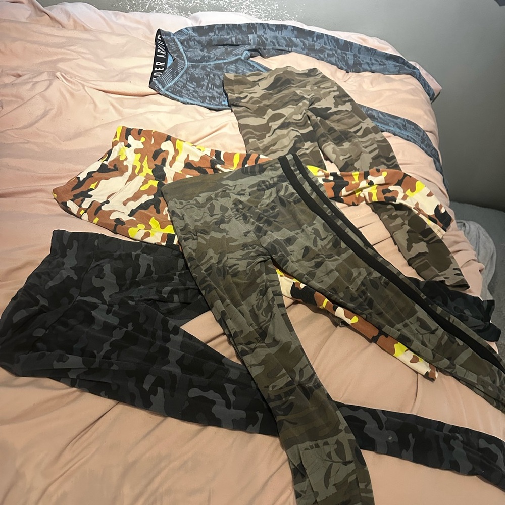 5 pairs all included! Camouflage express and Under Armor Leggings Set